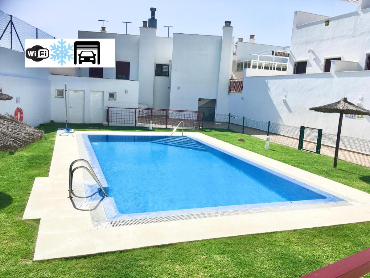 Atico Premium Conil Con 2 Terrazas, Parking, Piscina, Aire Ac Y Wifi -Solo Familias Y Parejas- Apartment โกนิล เด ลาฟรอนเตรา ภายนอก รูปภาพ